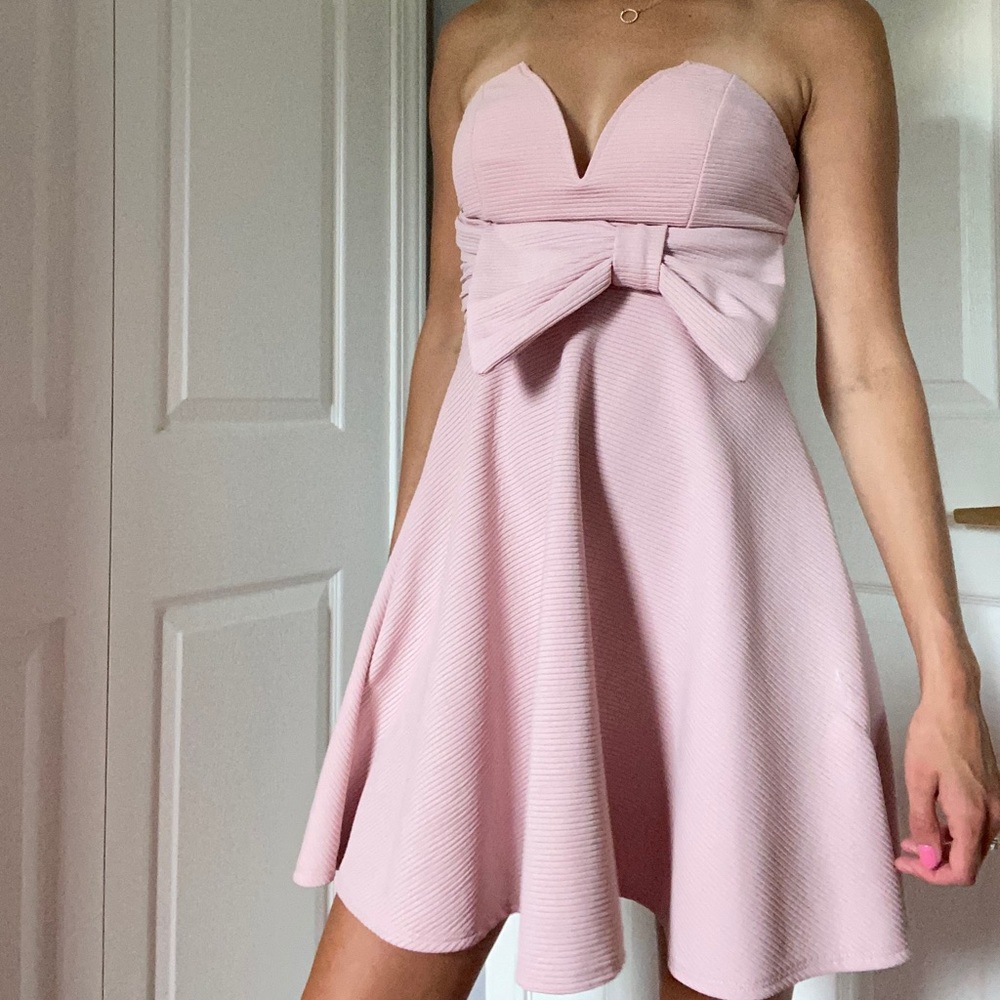 Strapless dress with bow